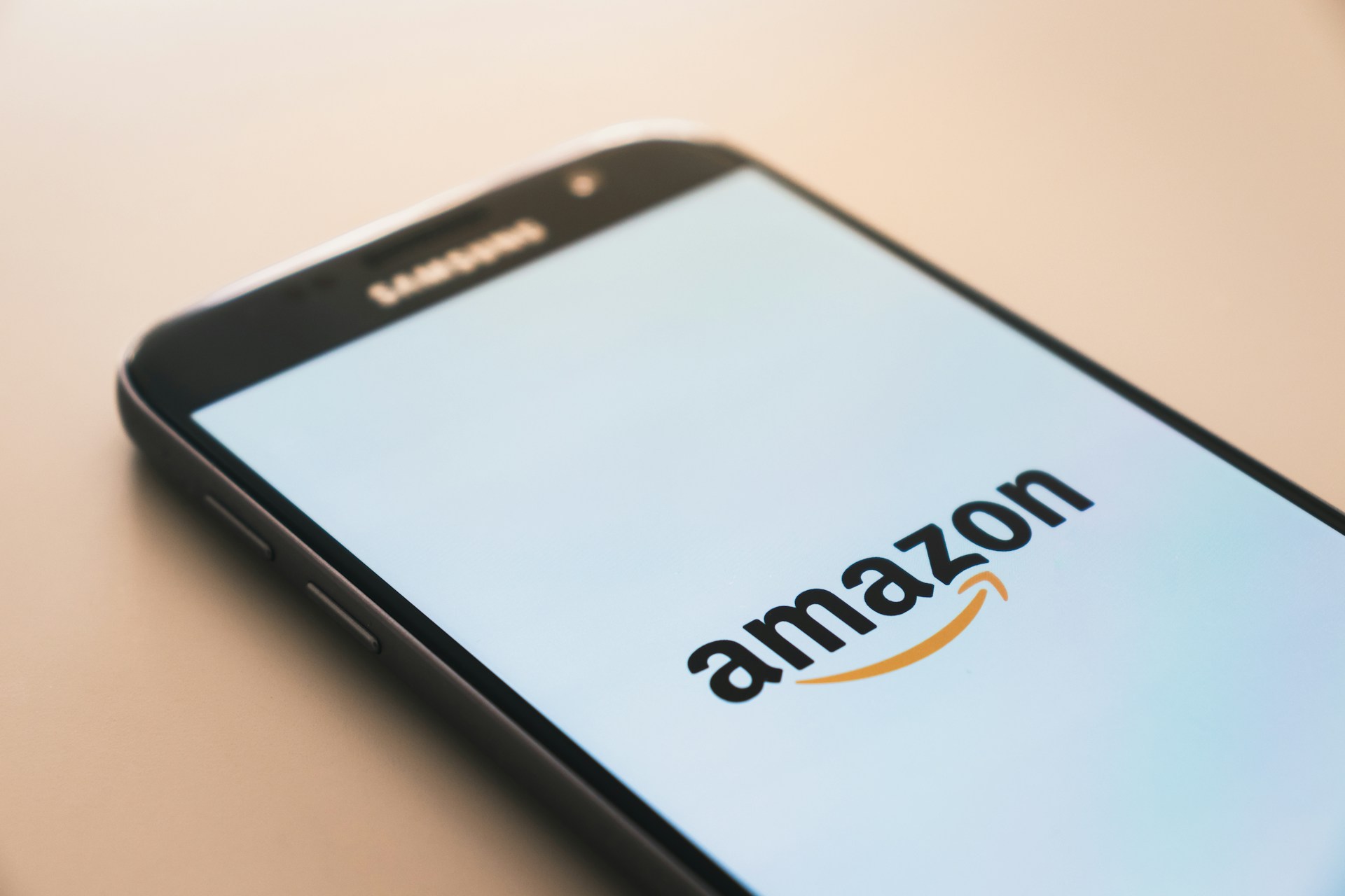 Amazon расширяет доступность Q  корпоративного чат-бота с искусственным интеллектом